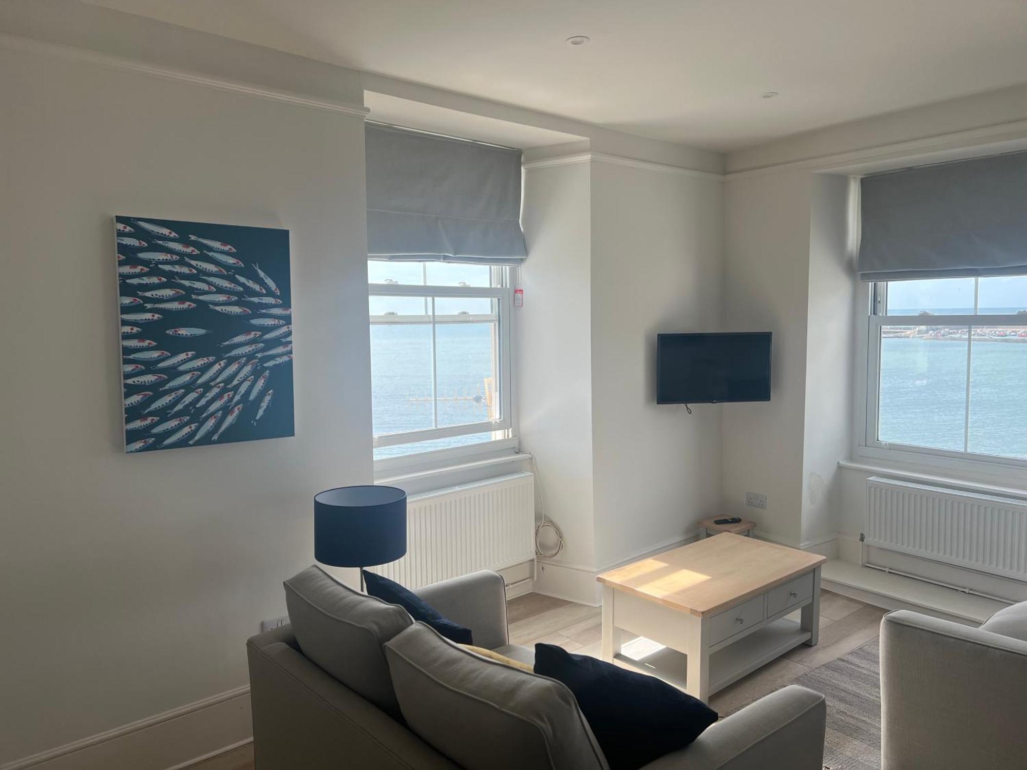 High Tides Apartment Лайм Риджис Екстериор снимка