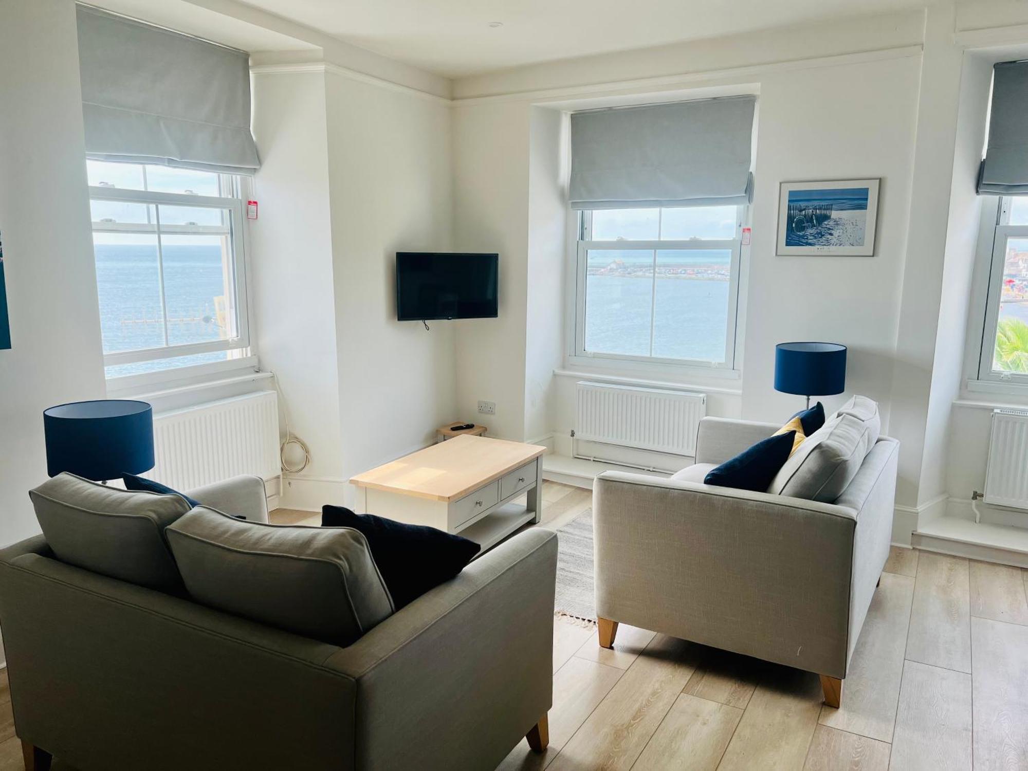 High Tides Apartment Лайм Риджис Екстериор снимка